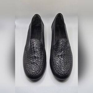 Trotters Size 6 Liz Woven Black Leather Loafer Slip Ons